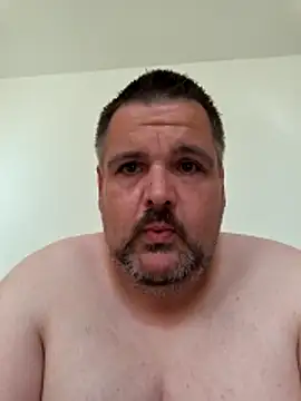 Snapshot of Ronny2510 chatting on 04/28/26, 02:10 Ronny2510 online show from 04/28/26, 02:10