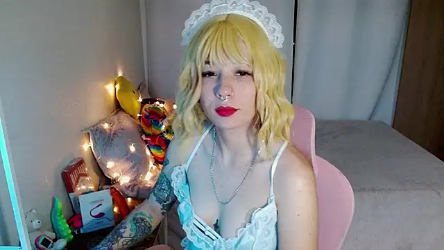 Snapshot of mily_milk_ chatting on 02/22/25, 06:39 mily milk online show from 02/22/25, 06:39
