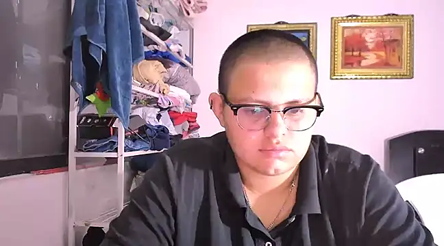 tatsumi nao online show from 02/05/25, 10:01