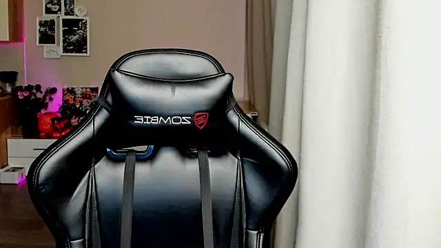 Sm0ly online show from 10/21/25, 01:49