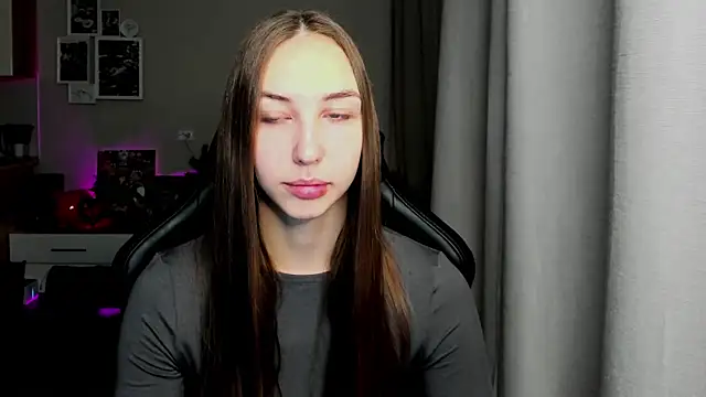 Sm0ly online show from 11/24/25, 02:22