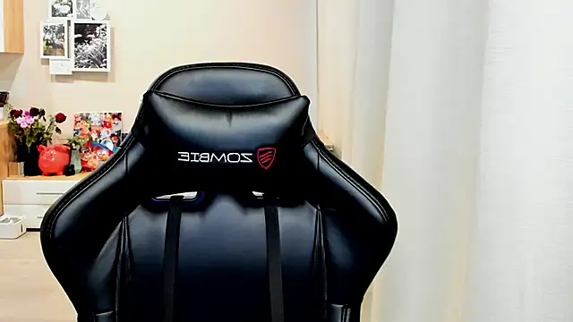 Sm0ly online show from 10/17/25, 02:37