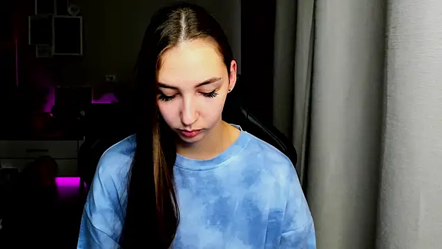 Sm0ly online show from 10/20/25, 02:02