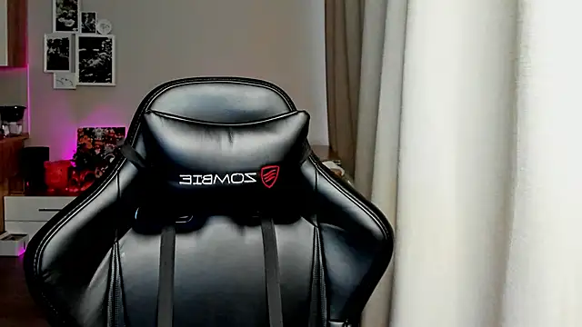 Sm0ly online show from 11/08/25, 03:32