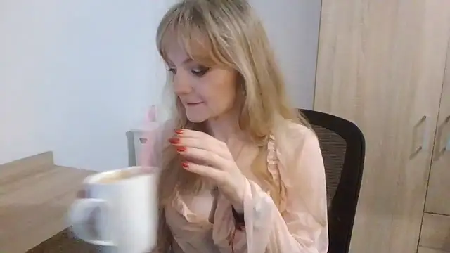 AlmaHoney online show from 09/10/25, 08:19