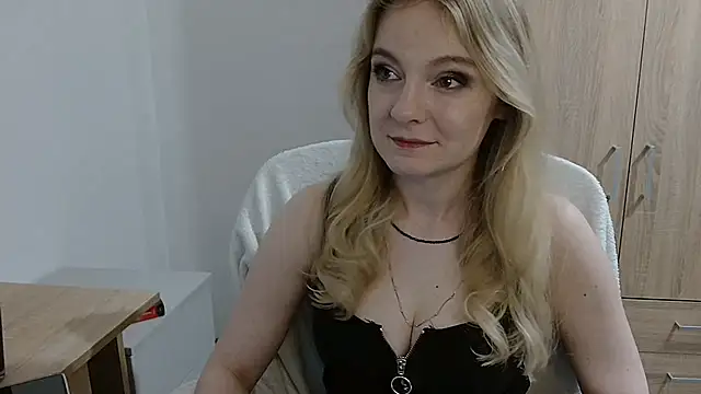 AlmaHoney online show from 05/25/26, 08:07