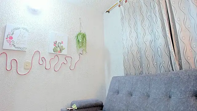 samanthaeliott22 online show from 10/15/25, 05:06