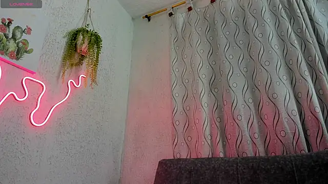 samanthaeliott22 online show from 10/03/25, 02:59