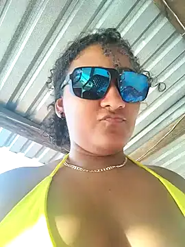 samanthaeliott22 online show from 12/18/24, 09:51