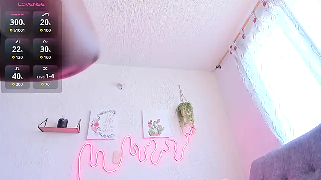 samanthaeliott22 online show from 10/04/25, 08:21