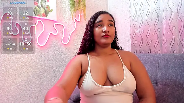 samanthaeliott22 online show from 10/26/25, 09:37