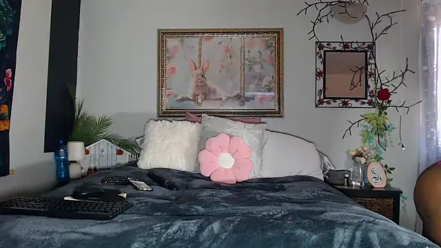 FRUITOFEDEN01 online show from 10/17/25, 11:01