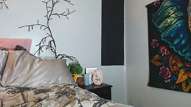 FRUITOFEDEN01 online show from 02/05/25, 04:03