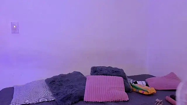 crystalvazquez online show from 11/01/25, 05:29