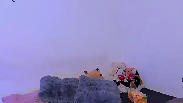 crystalvazquez online show from 10/27/25, 01:12