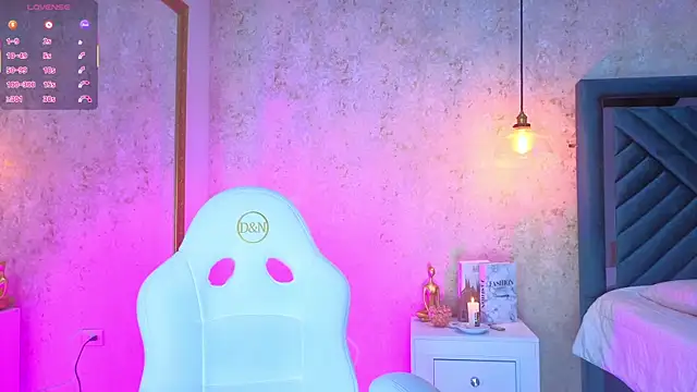 AlessiaLondon online show from 12/02/25, 03:07