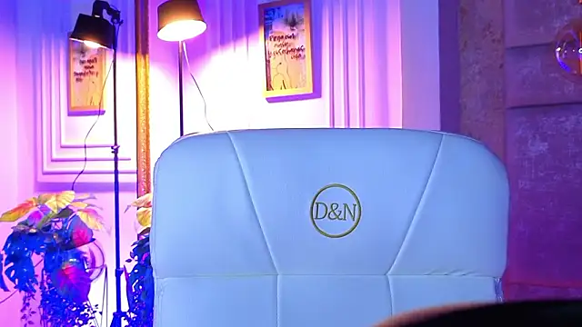 AlessiaLondon online show from 03/09/26, 10:30