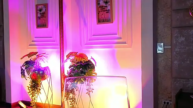 AlessiaLondon online show from 03/10/26, 10:19