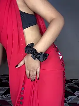 Suhu love online show from 11/17/25, 11:09