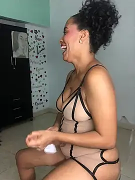 AdelaHaneix online show from 12/27/24, 09:00