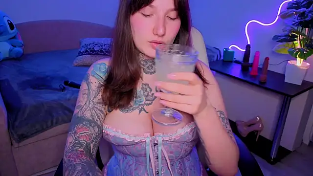 DeeDiamond online show from 06/03/26, 07:18