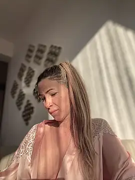 RaquelleDevon online show from 03/13/26, 06:07