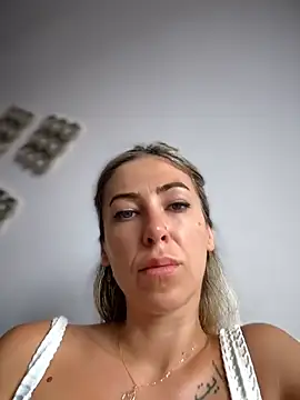 Snapshot of RaquelleDevon chatting on 07/01/26, 10:04 RaquelleDevon online show from 07/01/26, 10:04