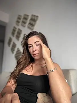 RaquelleDevon online show from 10/14/25, 08:48