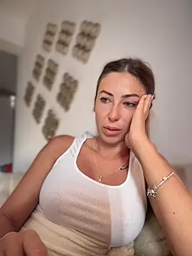 RaquelleDevon online show from 09/09/25, 05:28