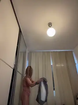 RaquelleDevon online show from 03/06/26, 06:19