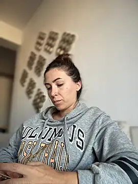 RaquelleDevon online show from 10/27/25, 02:07