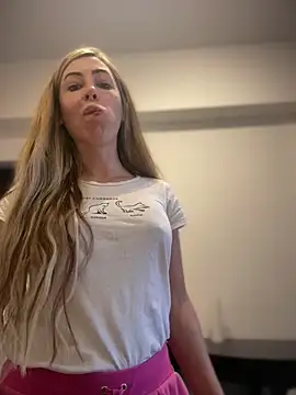 RaquelleDevon online show from 02/06/26, 06:09