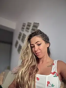 RaquelleDevon online show from 04/21/26, 06:31