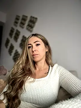 RaquelleDevon online show from 11/27/25, 11:21