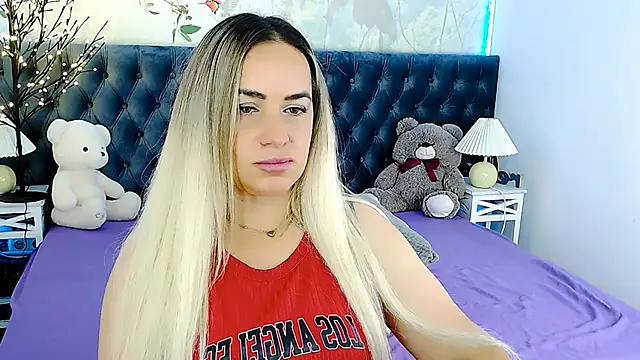 Snapshot of MilenaMiler_X chatting on 10/09/25, 06:41 MilenaMiler X online show from 10/09/25, 06:41