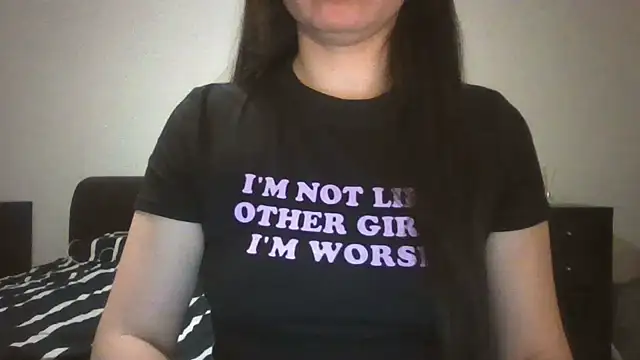 Snapshot of VanesaJewelz chatting on 03/11/25, 06:30 VanesaJewelz online show from 03/11/25, 06:30