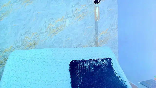 Mia candy 0 online show from 12/02/25, 12:07