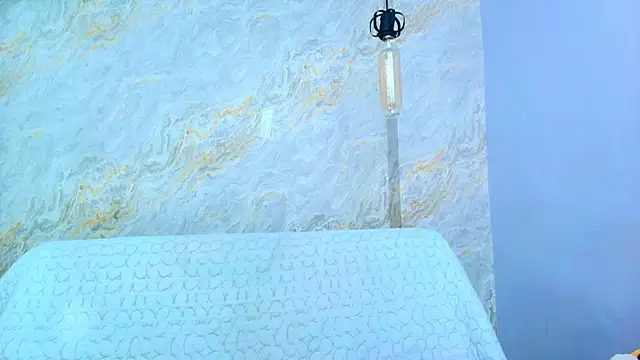 Mia candy 0 online show from 11/22/25, 12:04