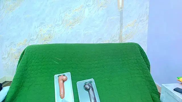 Mia candy 0 online show from 11/27/25, 12:16