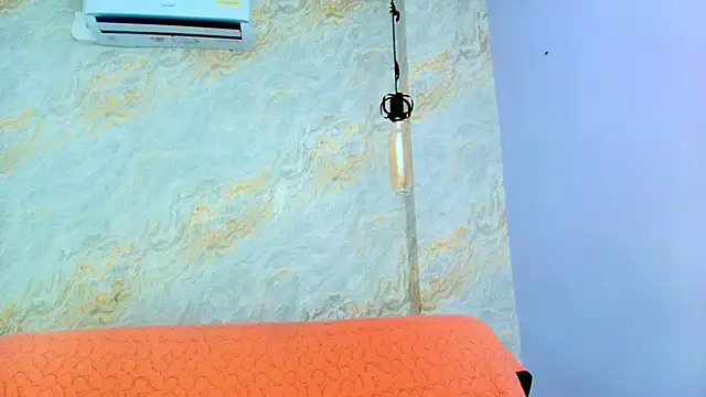 Mia candy 0 online show from 02/11/26, 12:16