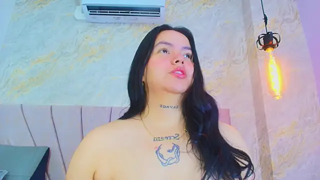 Snapshot of Mia_candy_0 chatting on 06/10/26, 12:06 Mia candy 0 online show from 06/10/26, 12:06