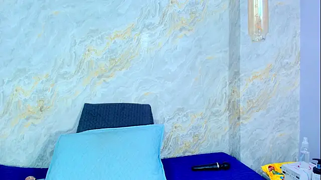 Mia candy 0 online show from 02/21/26, 12:07