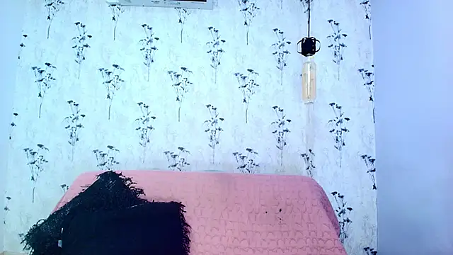 Snapshot of Mia_candy_0 chatting on 09/18/25, 12:08 Mia candy 0 online show from 09/18/25, 12:08