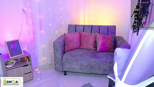 Miss scarllet  online show from 04/22/26, 01:07