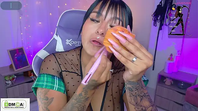 Miss scarllet  online show from 05/26/26, 01:31