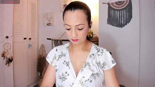 anaruiz  online show from 03/18/26, 01:57