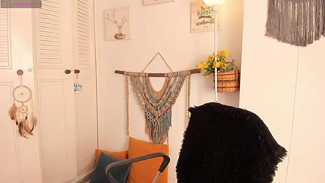 anaruiz  online show from 11/18/25, 09:18