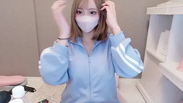  chanMOMO  online show from 04/26/26, 03:42