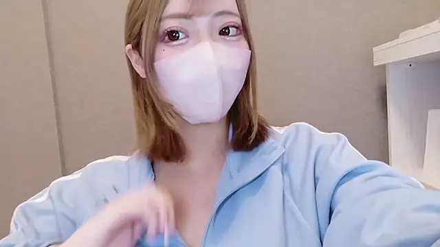  chanMOMO  online show from 04/18/26, 02:36