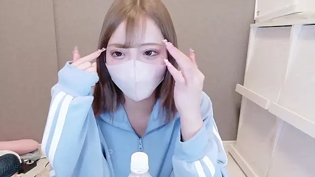  chanMOMO  online show from 04/06/26, 11:55